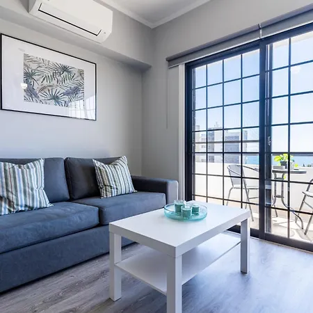 Peale's 2-br Apt&balcony In Mackenzie *